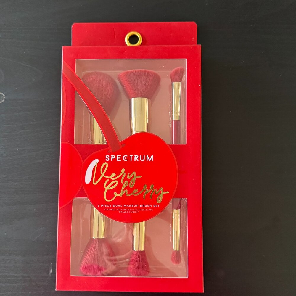 New In Box Spectrum Very Cherry Double Ended Brush Set
